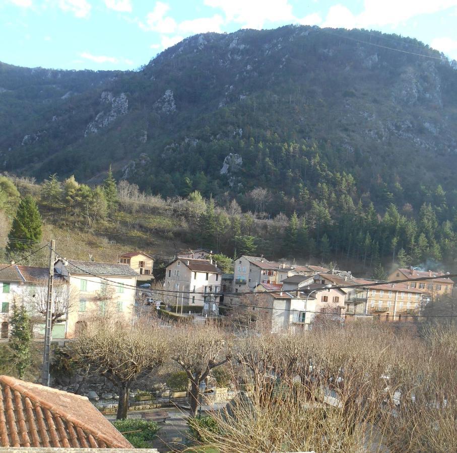 Studio meublé au pied du Mercantour Fontan Esterno foto