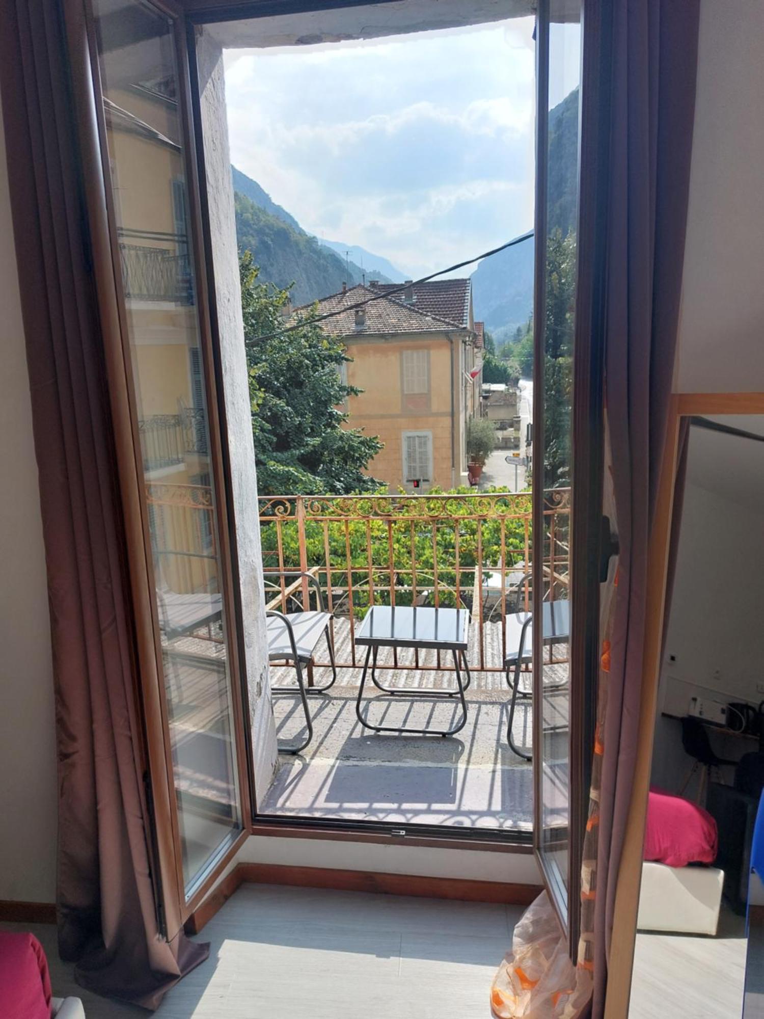Studio meublé au pied du Mercantour Fontan Esterno foto